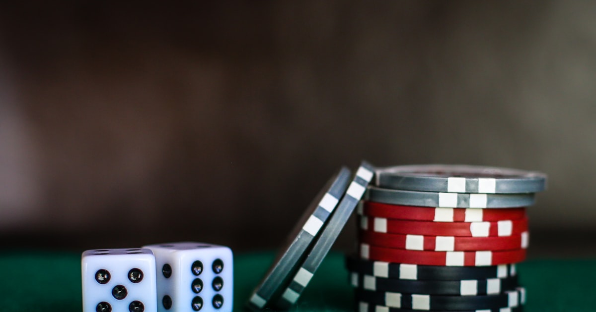 Bunco Money & Prize Splits: How Much to Collect and How to Pay It Out - PartyPot digital banker for game night
