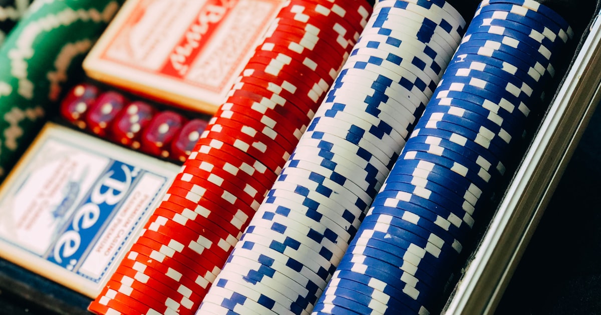 Cash Game vs Tournament: Which Format Should Your Home Poker Night Run?