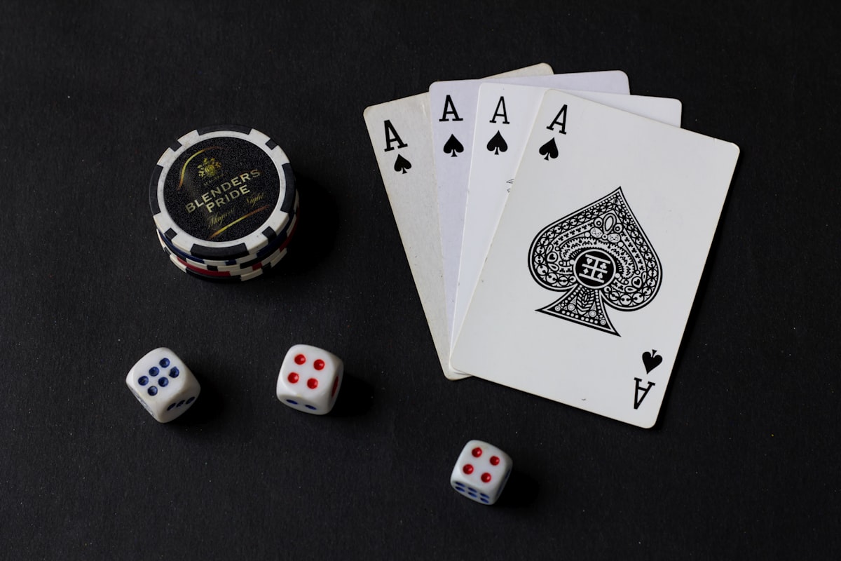 Horse Race Card Game card game — Bet on the four aces and cheer your suit down the track